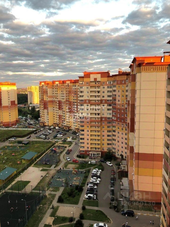 Продажа 3-комн квартиры на вторичном рынке Новые Островцы мкр, д. Островцы, улица Баулинская, 4
