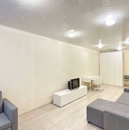 Продажа 2-комн квартиры на вторичном рынке Английский пр-кт,  д. 38