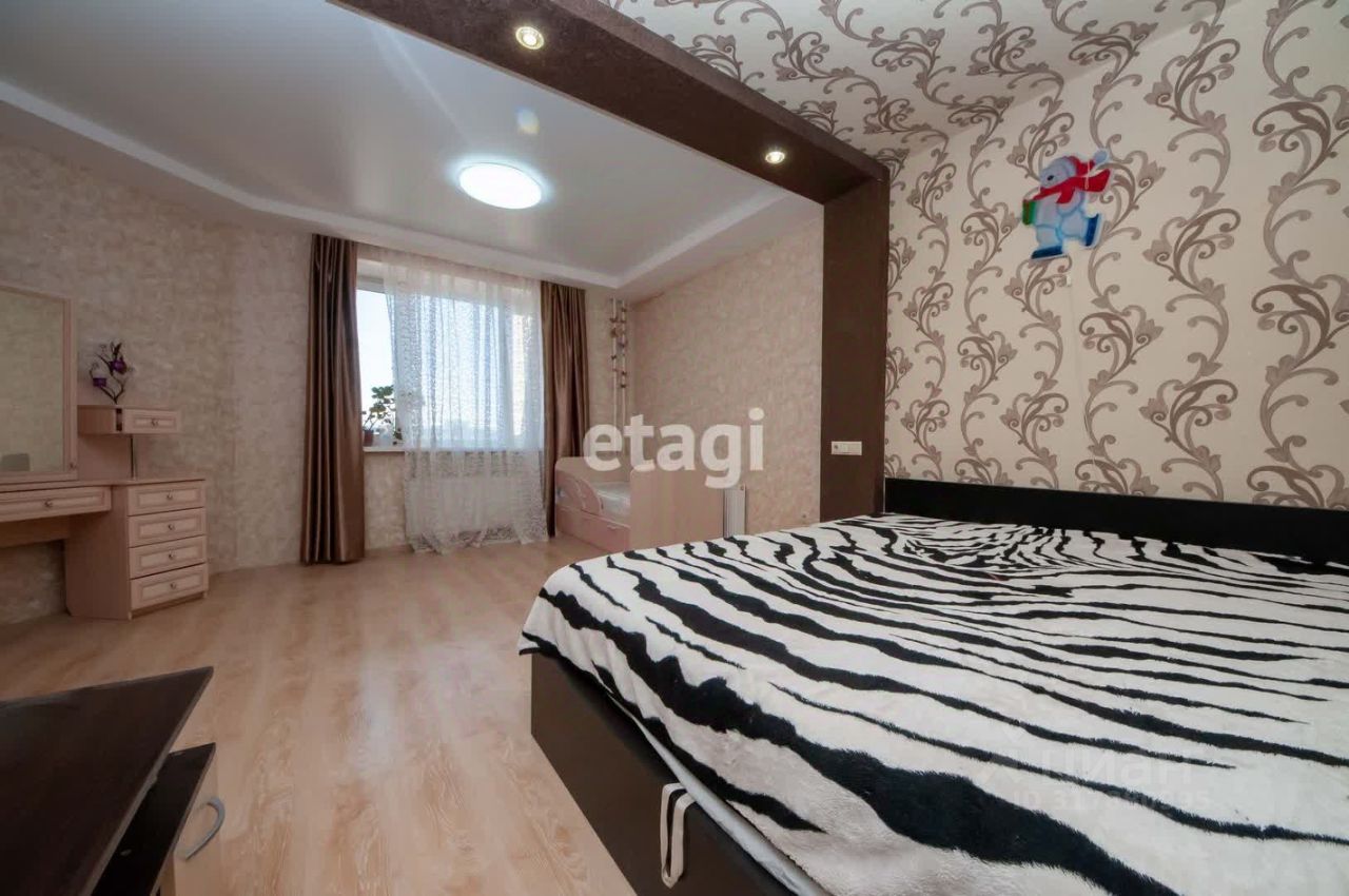 Продажа 2-комн квартиры на вторичном рынке Тельмана, бульвар Ладожский, 1к1