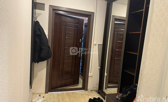 Продажа 3-комн квартиры на вторичном рынке Маршала Захарова ул,  д. 30,  к. 1