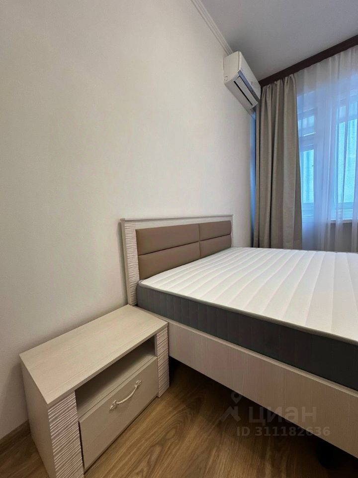 Аренда 2-комн квартиры на вторичном рынке Большая Никитская улица, 49