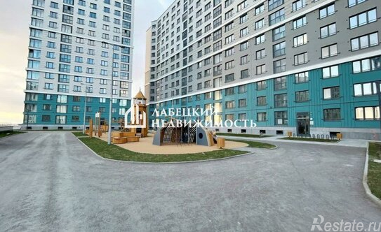 Продажа 2-комн квартиры на вторичном рынке проспект Крузенштерна,  д. 4 с1