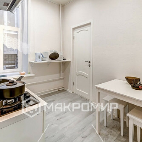 4-комн квартира улица Рубинштейна,  д. 2/45