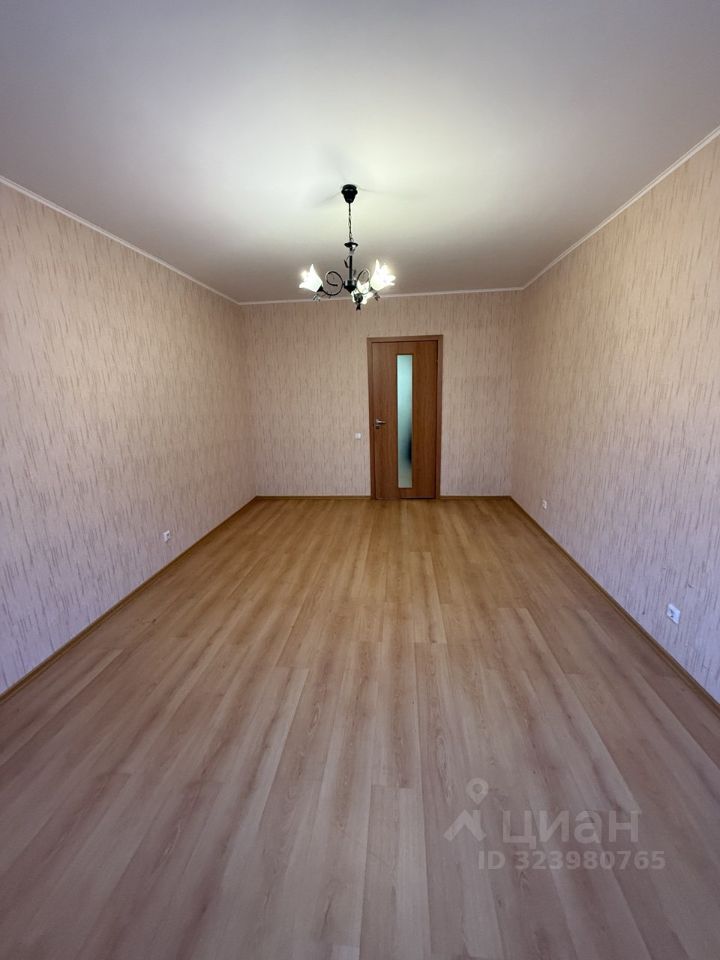 Продажа 2-комн квартиры на вторичном рынке Красное Село, улица Освобождения, 33к1