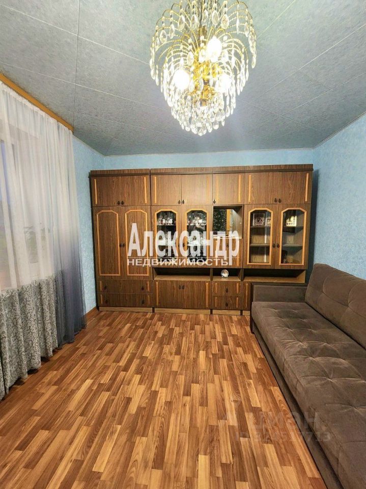 Продажа 3-комн квартиры на вторичном рынке Кириши, проспект Ленина, 48