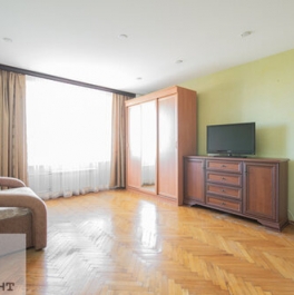 Продажа 1-комн квартиры на вторичном рынке ул Изумрудная,  д. 20