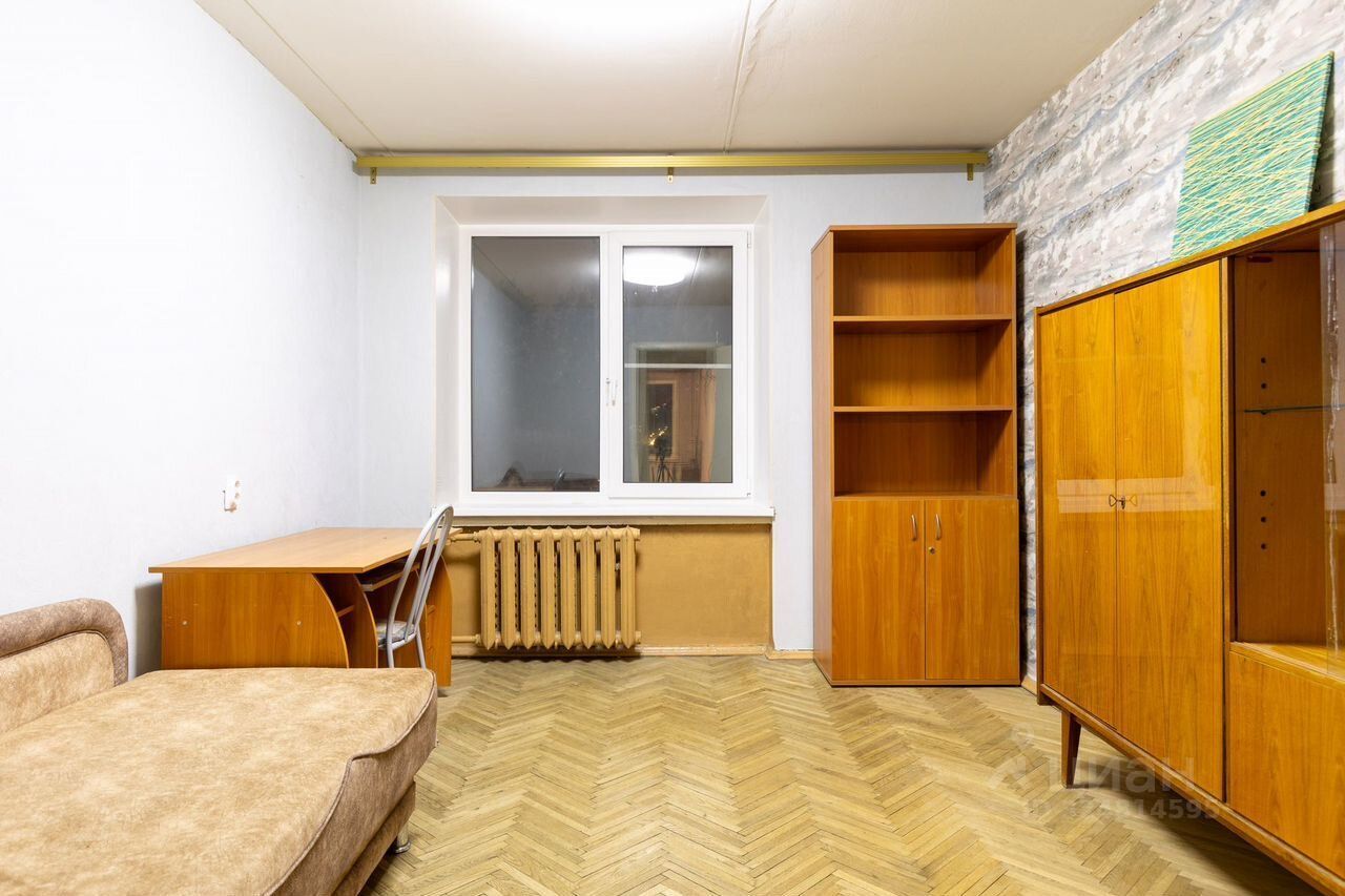 Продажа 4-комн квартиры на вторичном рынке улица Типанова, 29