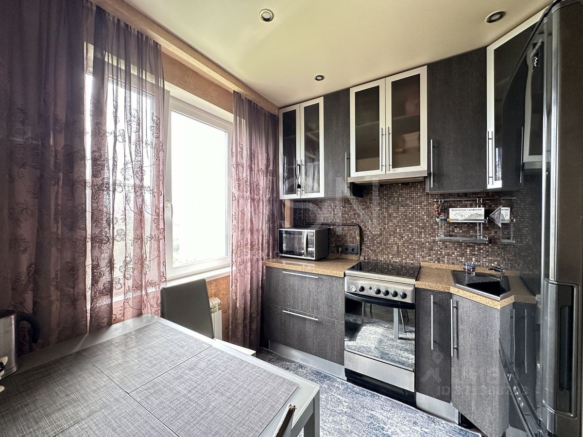 Продажа 2-комн квартиры на вторичном рынке Давыдковская улица, 10К5