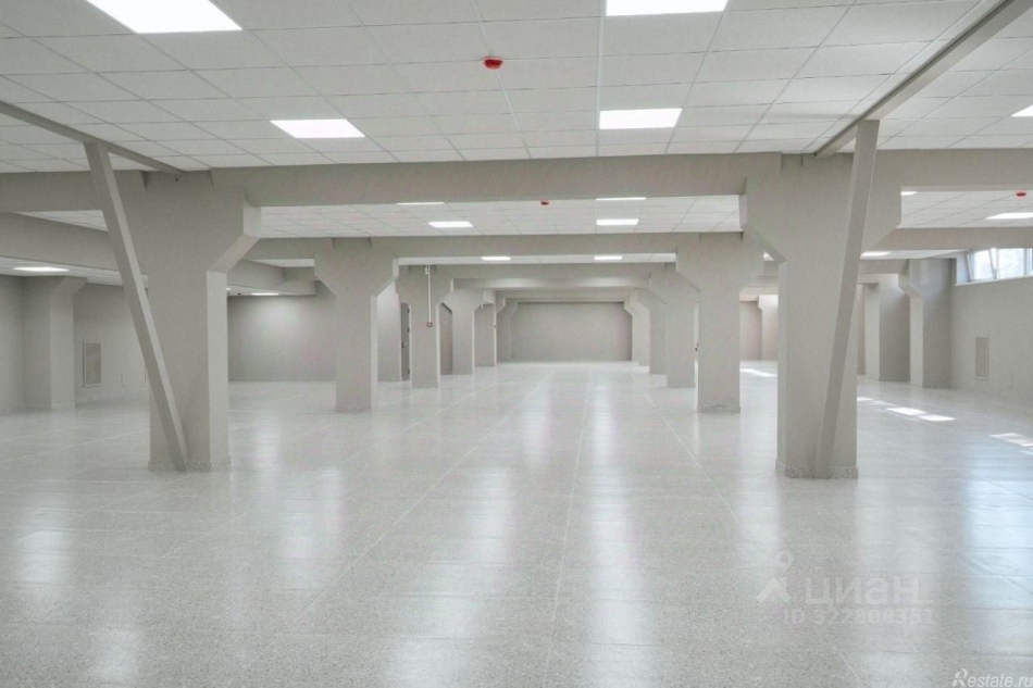 Аренда торгового помещения улица Юных Пионеров,  д. 38 литА