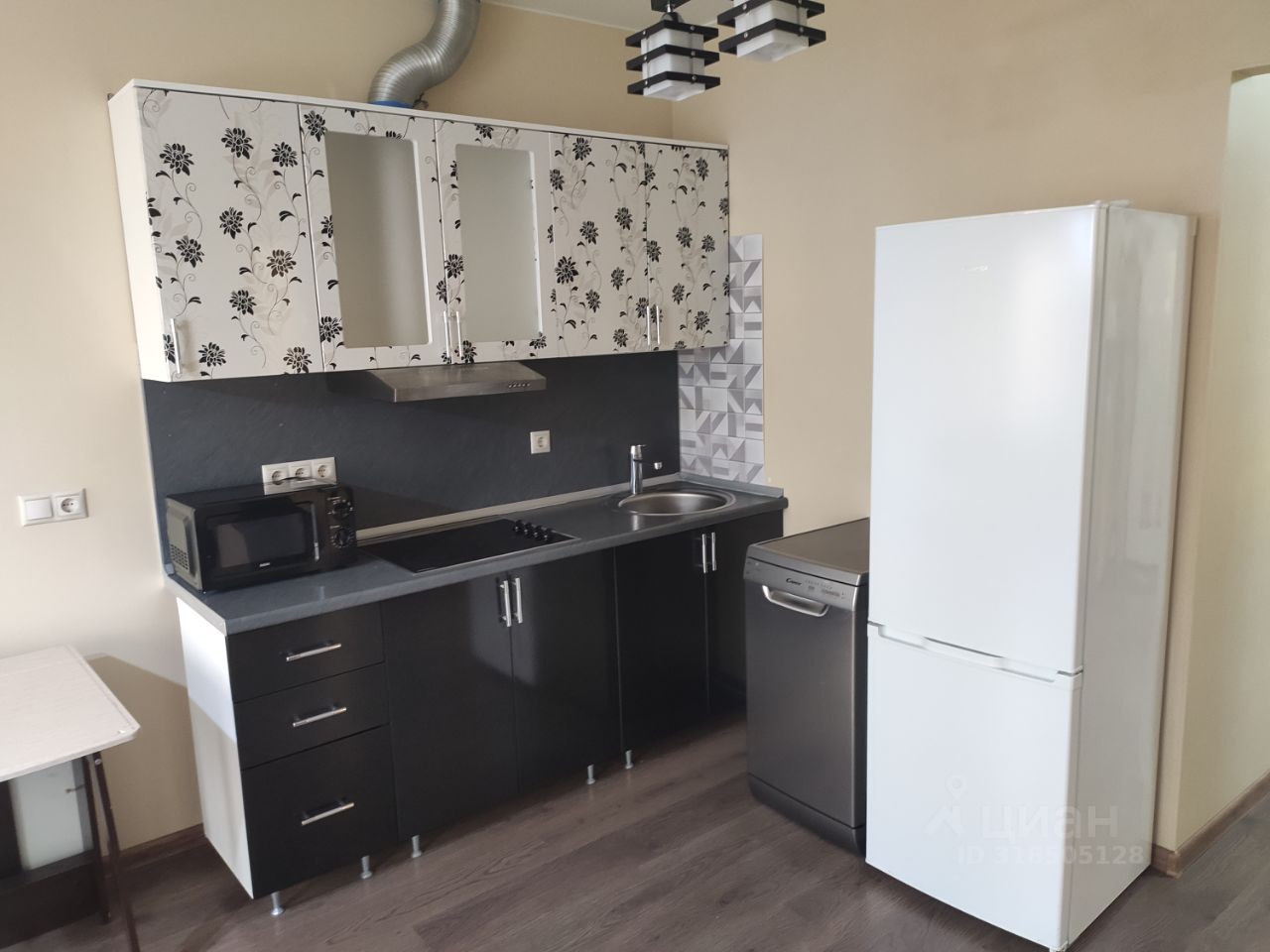 Продажа 2-комн квартиры на вторичном рынке Солдатский переулок, 10