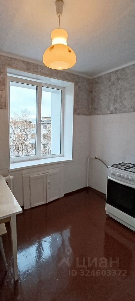 Продажа 3-комн квартиры на вторичном рынке Кириши, улица Мира, 3