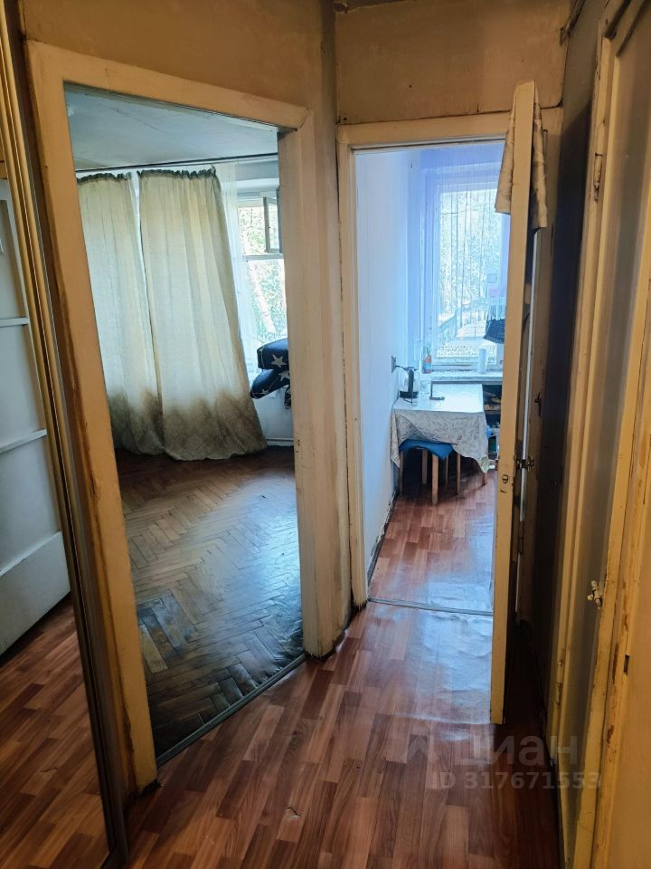 Продажа 1-комн квартиры на вторичном рынке Школьная улица, 64