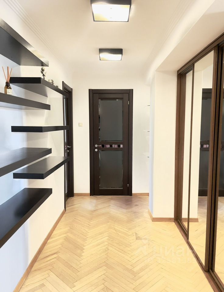 Продажа 2-комн квартиры на вторичном рынке Веерная улица, 7К1
