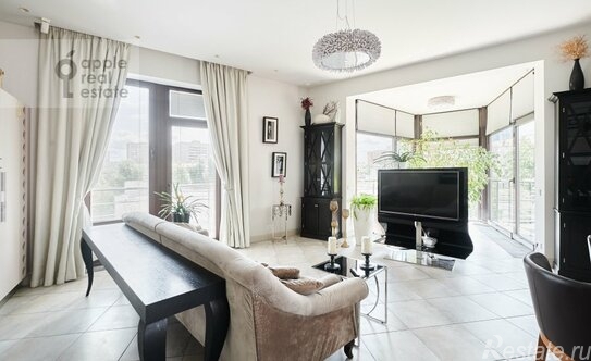 Аренда 4-комн квартиры на вторичном рынке Селезнёвская улица,  д. 22