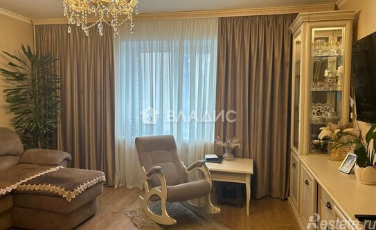 Продажа 3-комн квартиры на вторичном рынке улица Бадаева,  д. 5