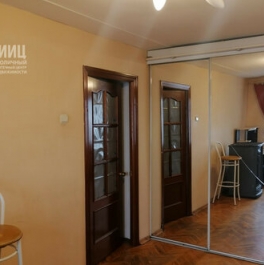Продажа 2-комн квартиры на вторичном рынке ул Коминтерна,  д. 46