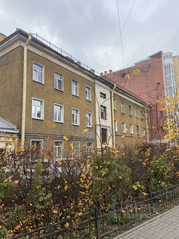 Продажа комнаты 11-я Васильевского острова линия, 24Б