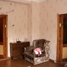 Продажа 3-комн квартиры на вторичном рынке Сланцы г, Дзержинского ул ,  д. 2