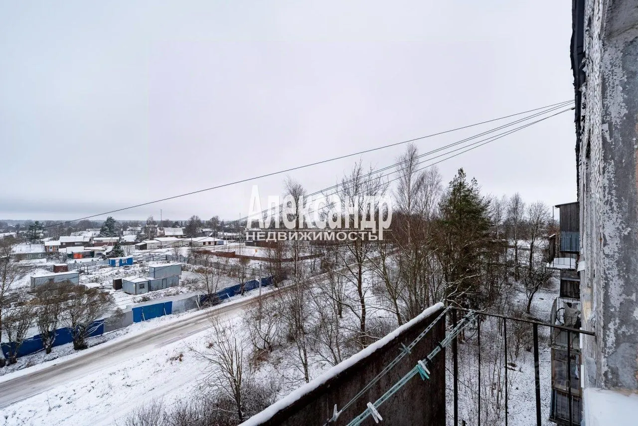 Продажа 4-комн квартиры на вторичном рынке пос. Кобралово, улица Лесная, 2