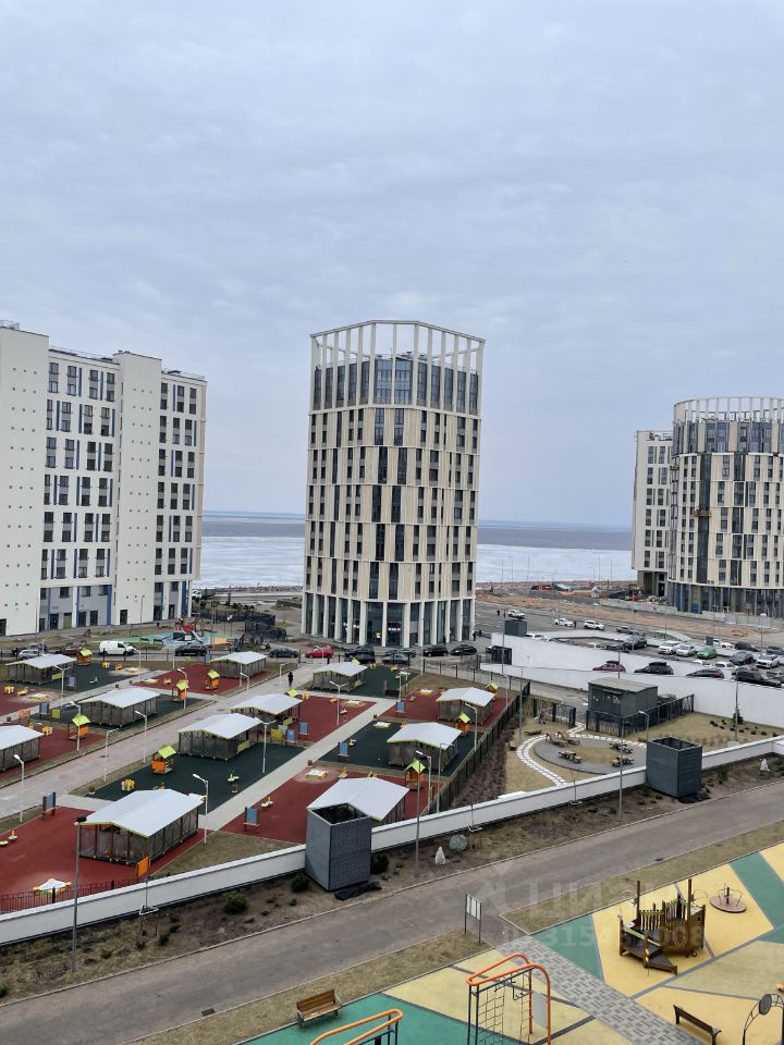 Продажа 2-комн квартиры на вторичном рынке проспект Крузенштерна, 2