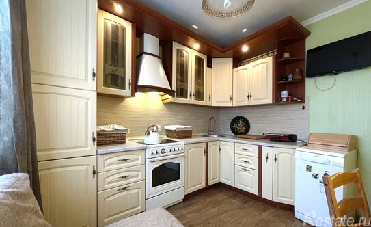 Продажа 2-комн квартиры на вторичном рынке Изюмская улица,  д. 49 к1