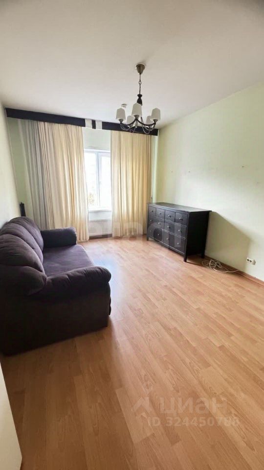 Продажа 4-комн квартиры на вторичном рынке Всеволожск, улица Шинников, 3к2