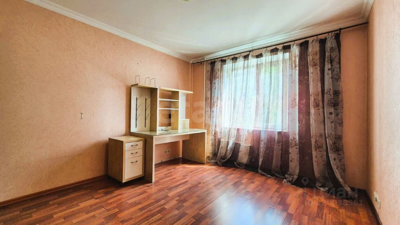 Продажа 2-комн квартиры на вторичном рынке ВНИИССОК пгт, улица Березовая, 5