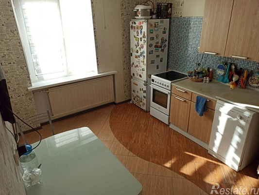 Продажа 3-комн квартиры на вторичном рынке Шушары, Пушкинская ул,  д. 10