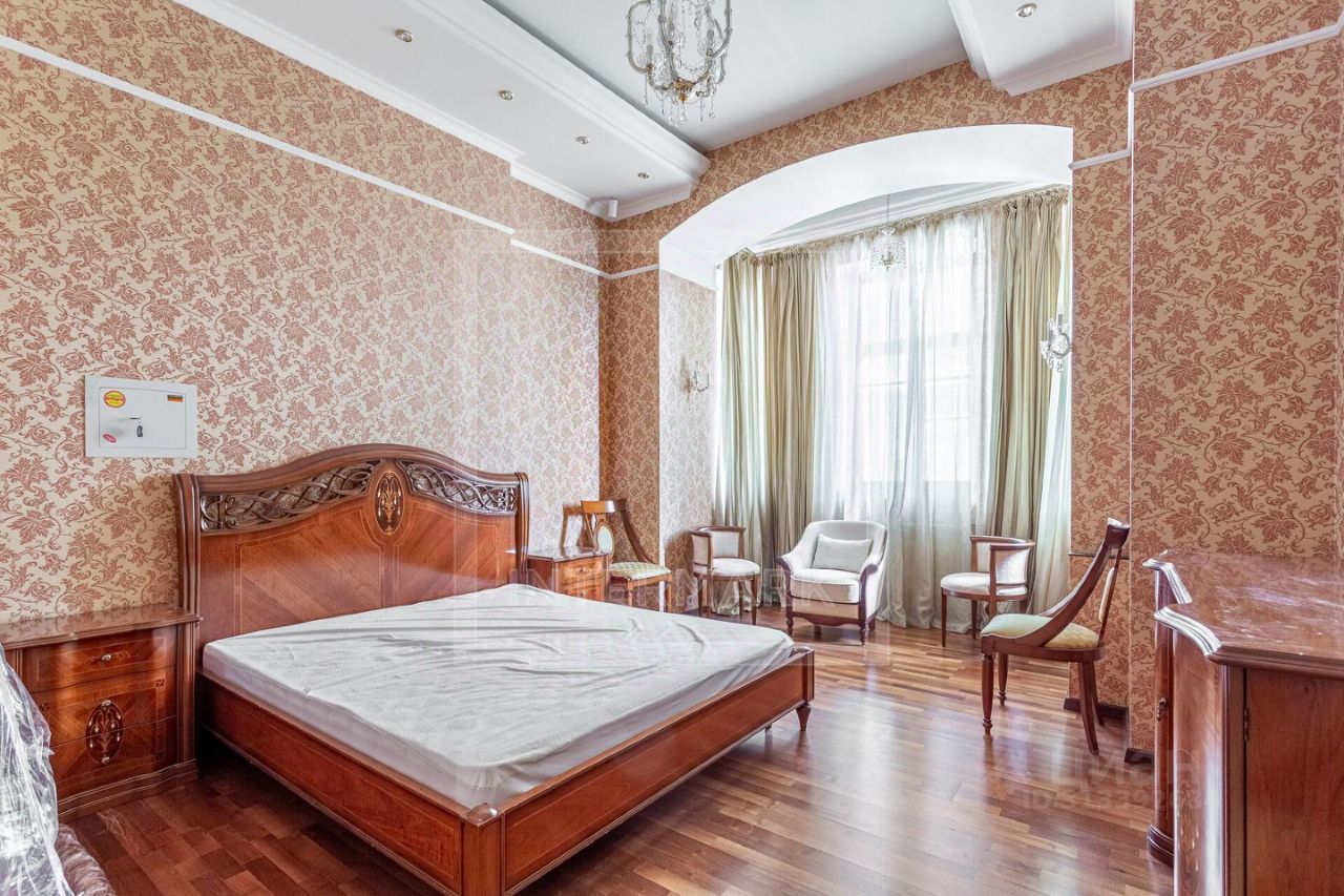 Продажа 3-комн квартиры на вторичном рынке Милютинский переулок, 3