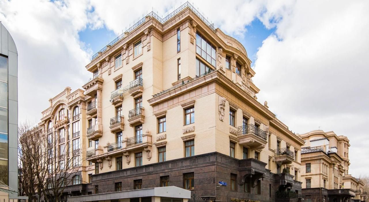 Продажа 2-комн квартиры на вторичном рынке переулок Хилков,  д. 1