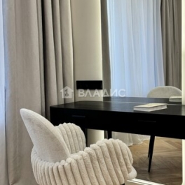 Продажа 4-комн квартиры на вторичном рынке ул Винницкая,  д. 8,  к. 7