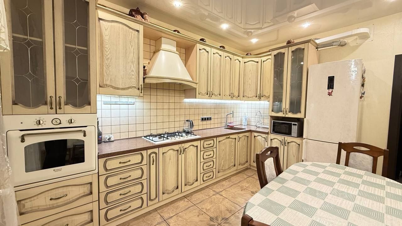 Продажа 3-комн квартиры на вторичном рынке Заречье мкр, 20