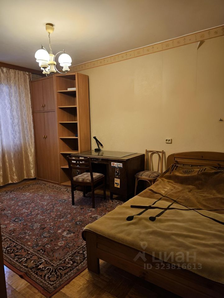 Аренда 3-комн квартиры на вторичном рынке улица Исаковского,  д. 4К2