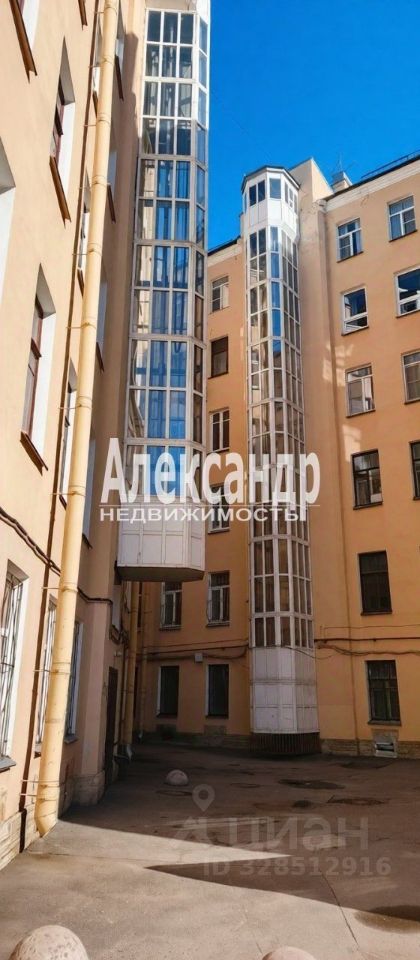 Продажа 5-комн квартиры на вторичном рынке Барочная улица, 8
