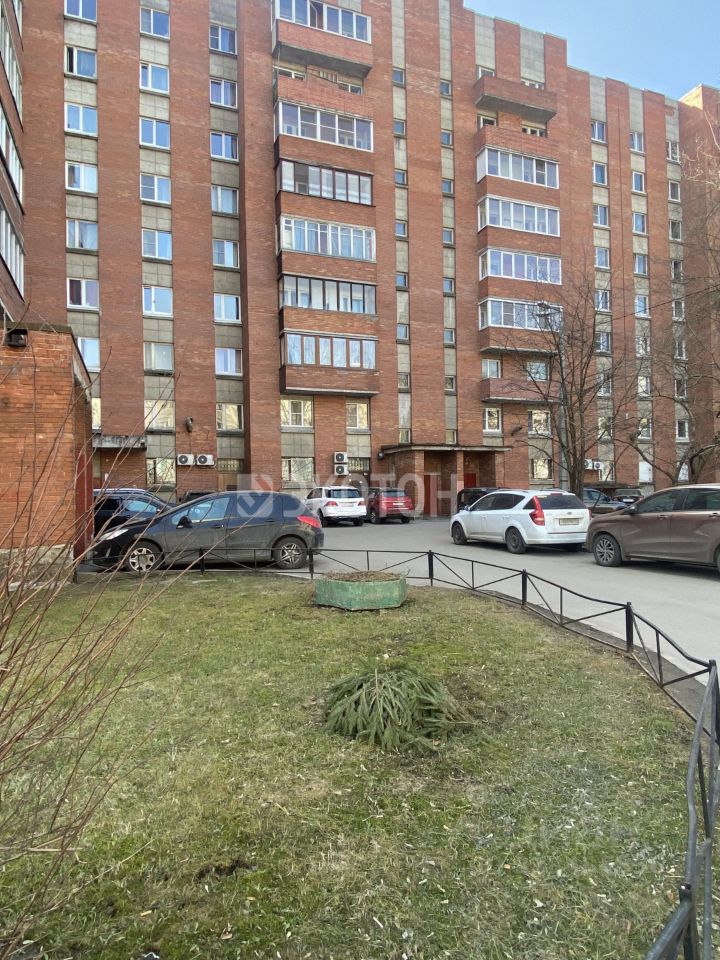 Продажа 3-комн квартиры на вторичном рынке проспект Тореза, 39К1