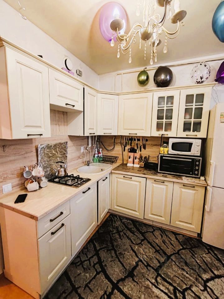 Продажа 1-комн квартиры на вторичном рынке Белые Столбы мкр, улица Мечты, 8к1