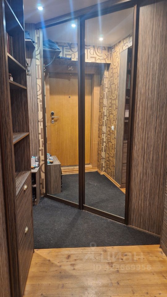 Продажа 3-комн квартиры на вторичном рынке Волжский бульвар, 30