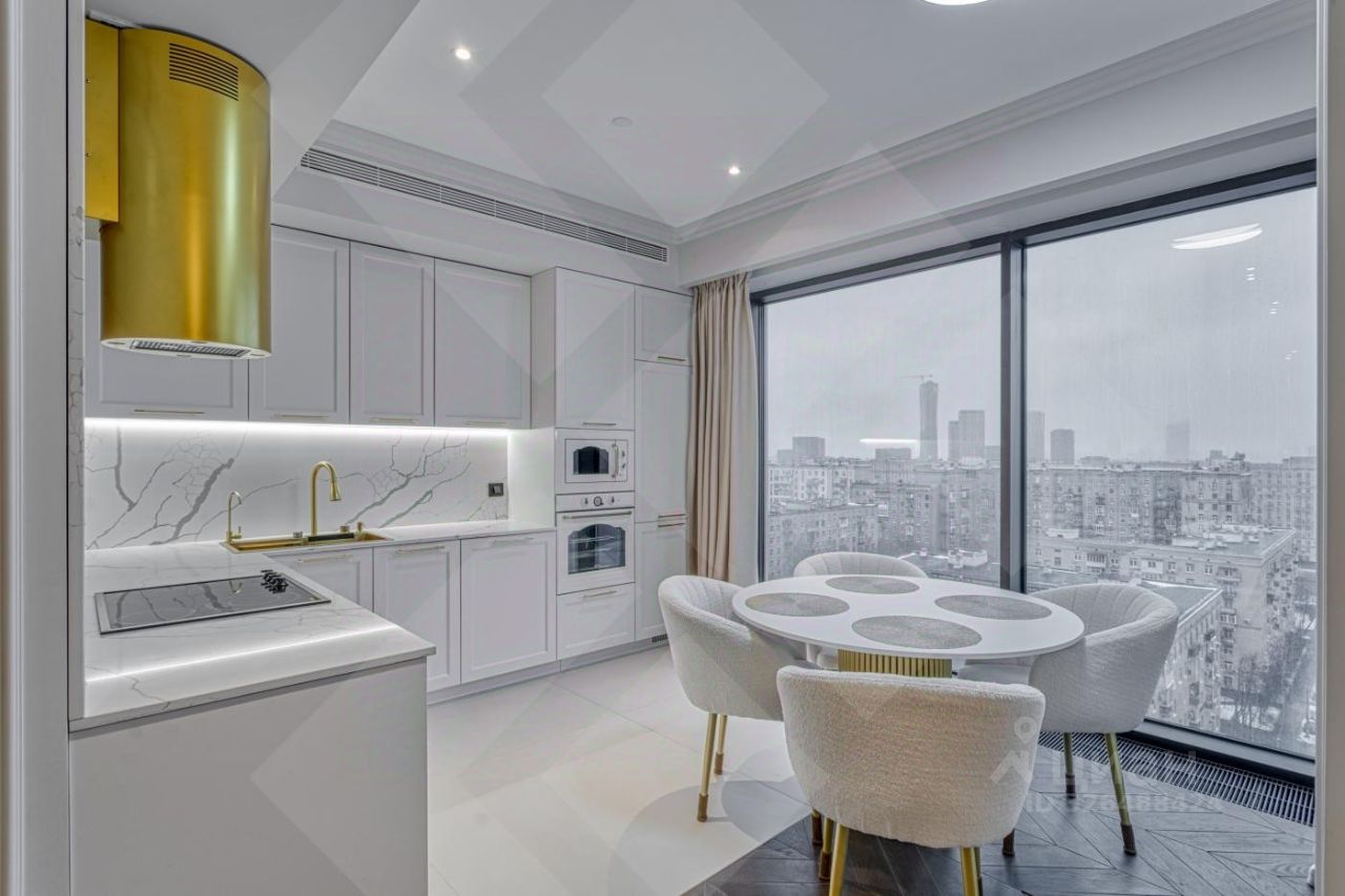 Аренда 3-комн квартиры на вторичном рынке Поклонная улица, 9