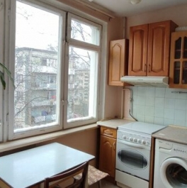 Продажа 2-комн квартиры на вторичном рынке Славы пр-кт,  д. 10,  к. 1