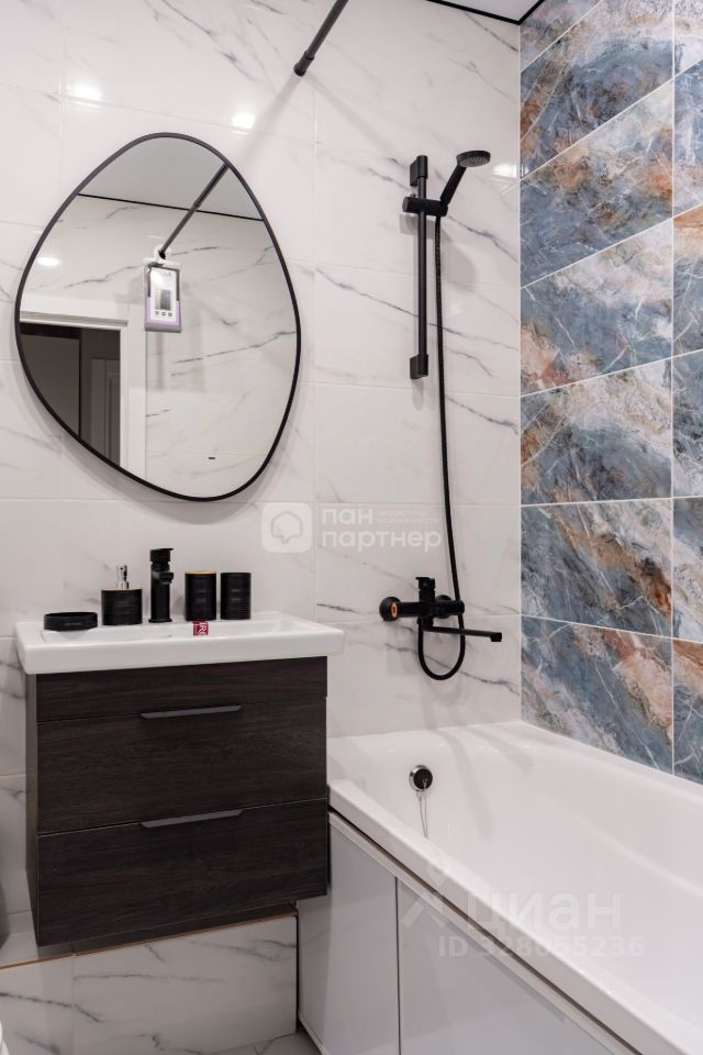 Продажа 1-комн квартиры на вторичном рынке Мурино, проспект Авиаторов Балтики, 31