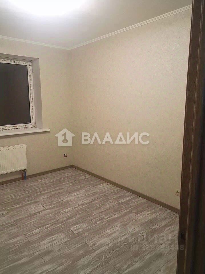 Продажа 2-комн квартиры на вторичном рынке Сходня мкр, улица Микояна, 23к1