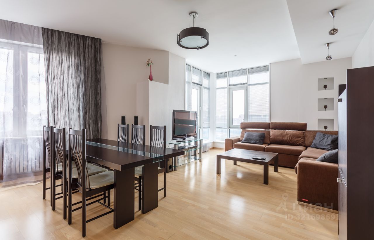 Продажа 4-комн квартиры на вторичном рынке Мосфильмовская улица, 70к1