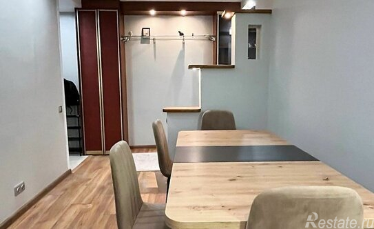 Продажа 3-комн квартиры на вторичном рынке ул Молостовых,  д. 11,  к. 1