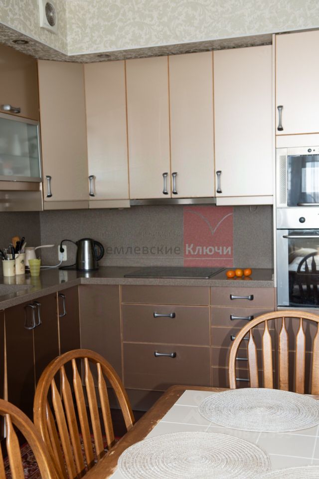 Продажа 3-комн квартиры на вторичном рынке Городок Б мкр, Люберцы, улица 3-е Почтовое Отделение, 50к1