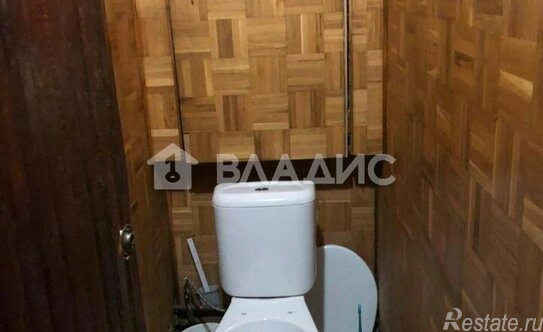 Продажа 2-комн квартиры на вторичном рынке Болотниковская улица,  д. 20