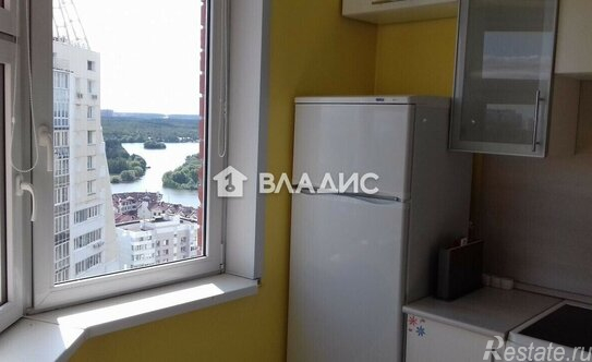 Продажа 1-комн квартиры на вторичном рынке Красногорск г, Красногорский б-р,  д. 8