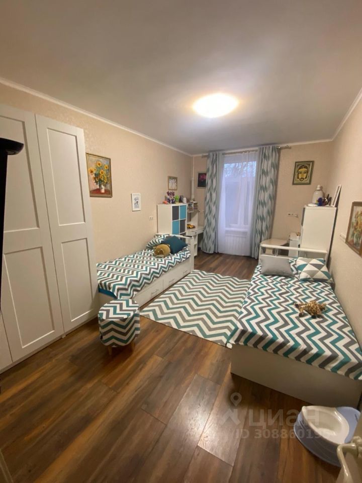 Продажа 2-комн квартиры на вторичном рынке Новогиреевская улица, 12К3