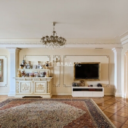 Продажа 4-комн квартиры на вторичном рынке Чапаевский пер,  д. 3