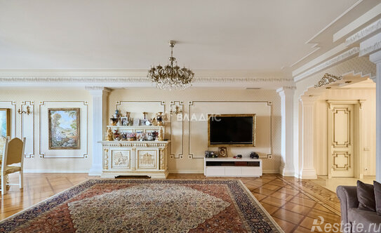 Продажа 4-комн квартиры на вторичном рынке Чапаевский пер,  д. 3