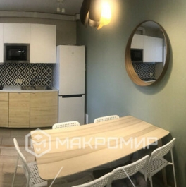 Продажа 3-комн квартиры на вторичном рынке ул Смоленская,  д. 18